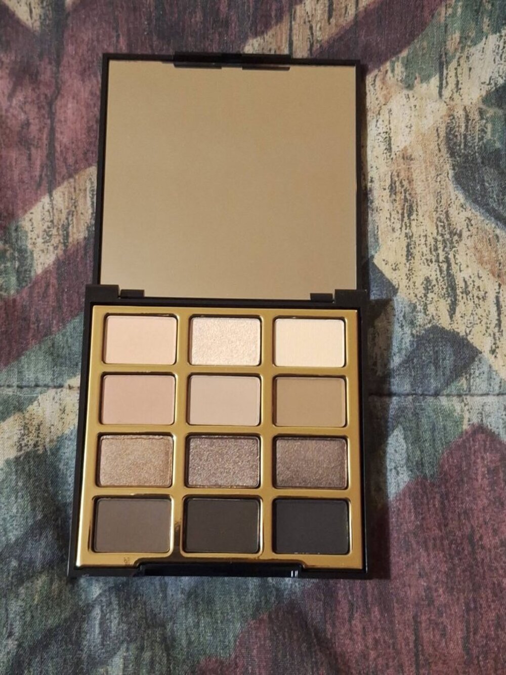 Milani Soft & Sultry Eyeshadow Palette – New